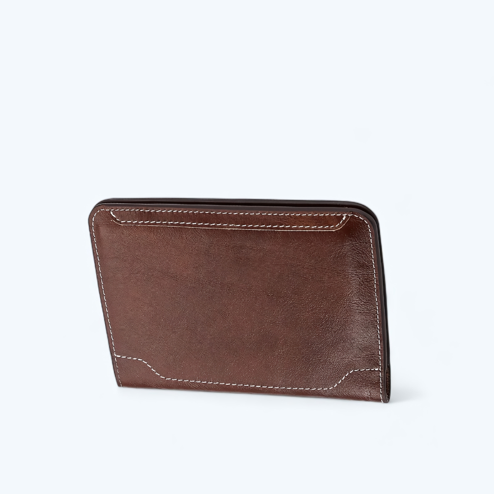 
                  
                    Portefeuille Homme Passeport Café
                  
                